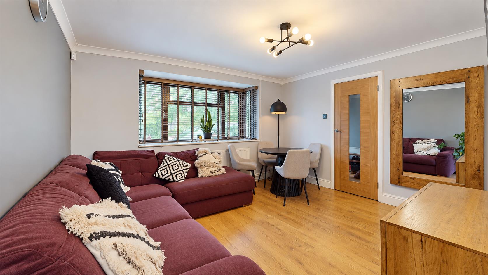 4 bed property in Chestnut Crescent, Milton Keynes